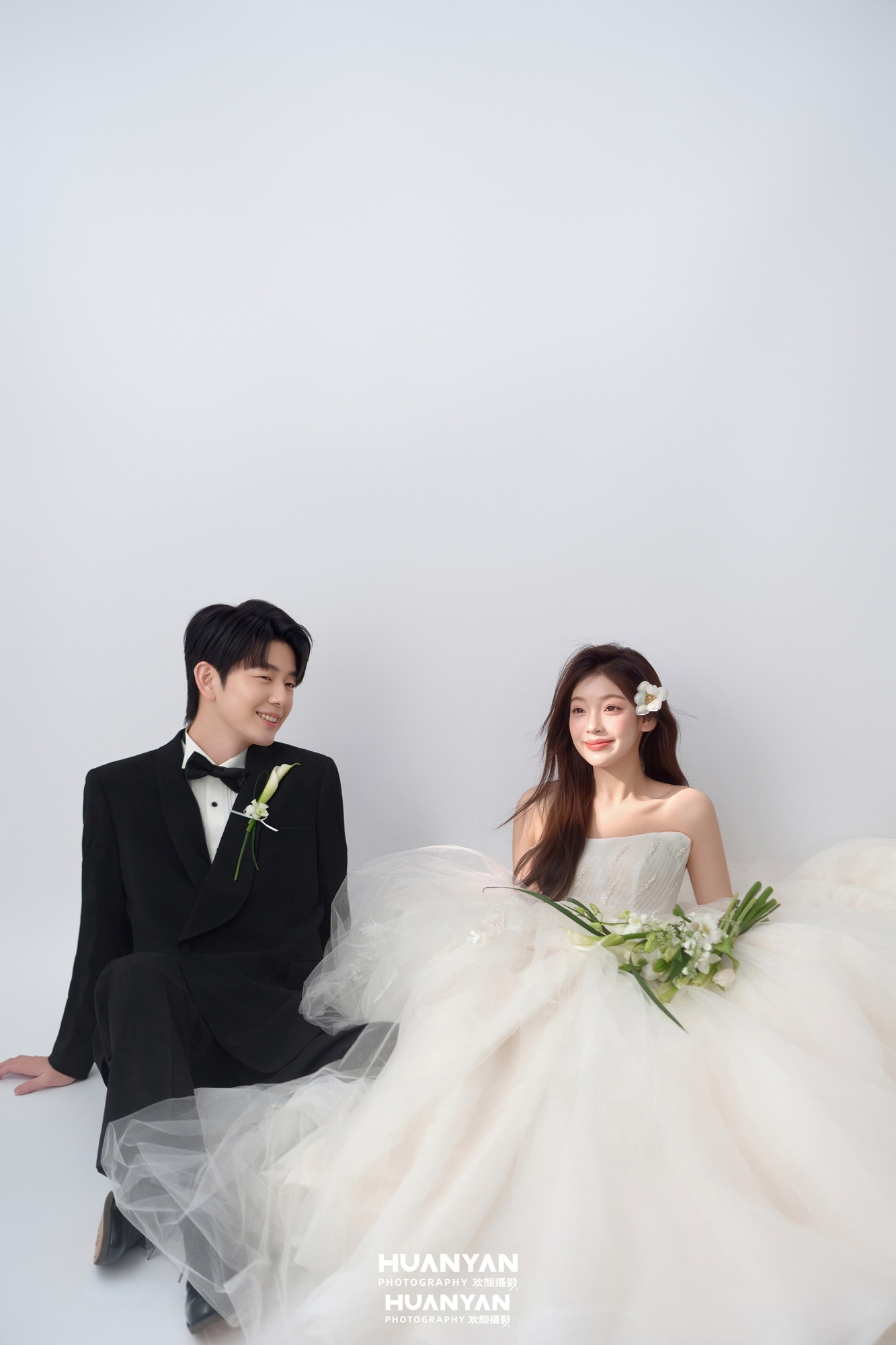 满天星语客片第3张｜韩式温柔婚纱照，摄于室内影棚