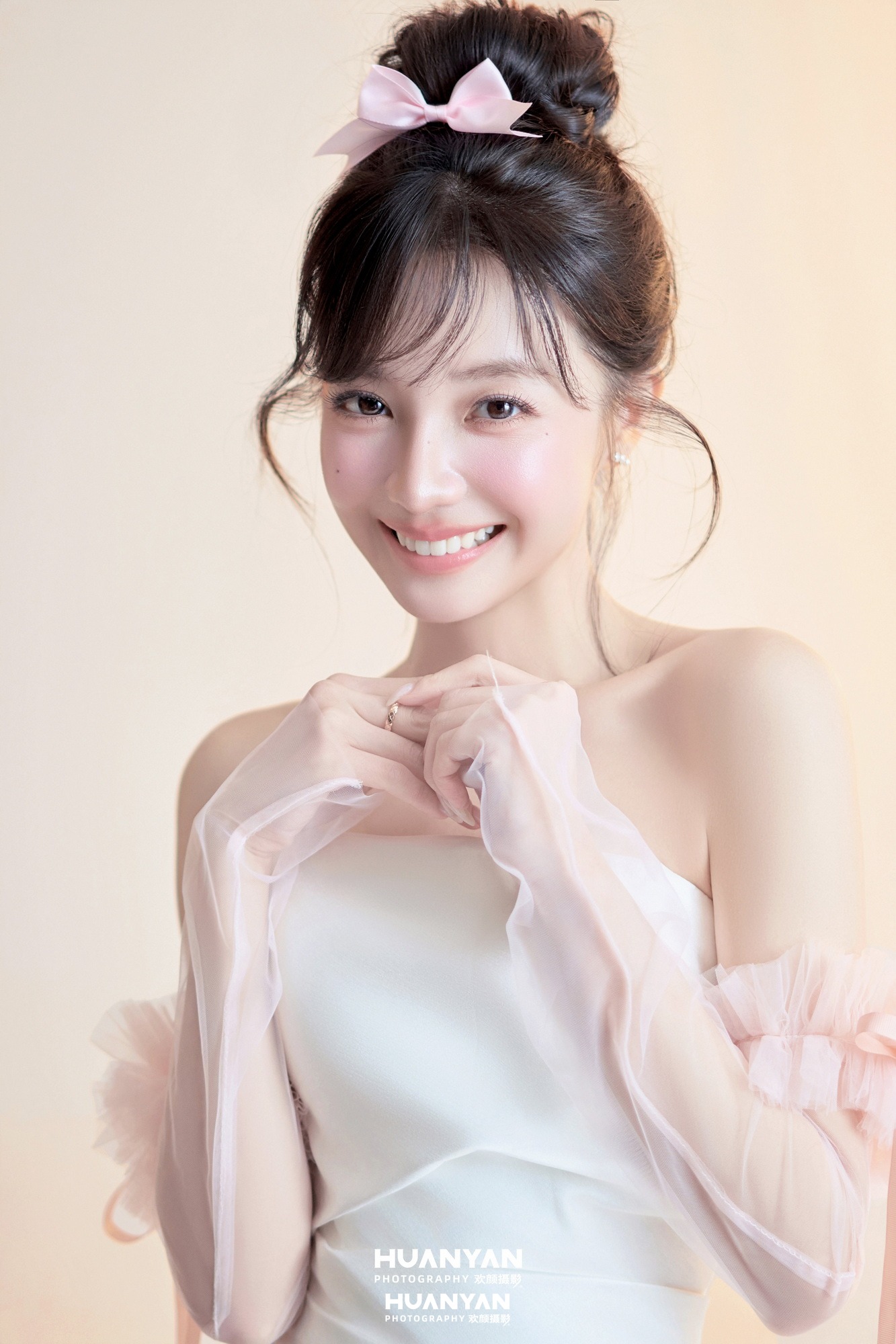 室内影棚韩式温柔婚纱照实拍（樱粉甜梦系列）