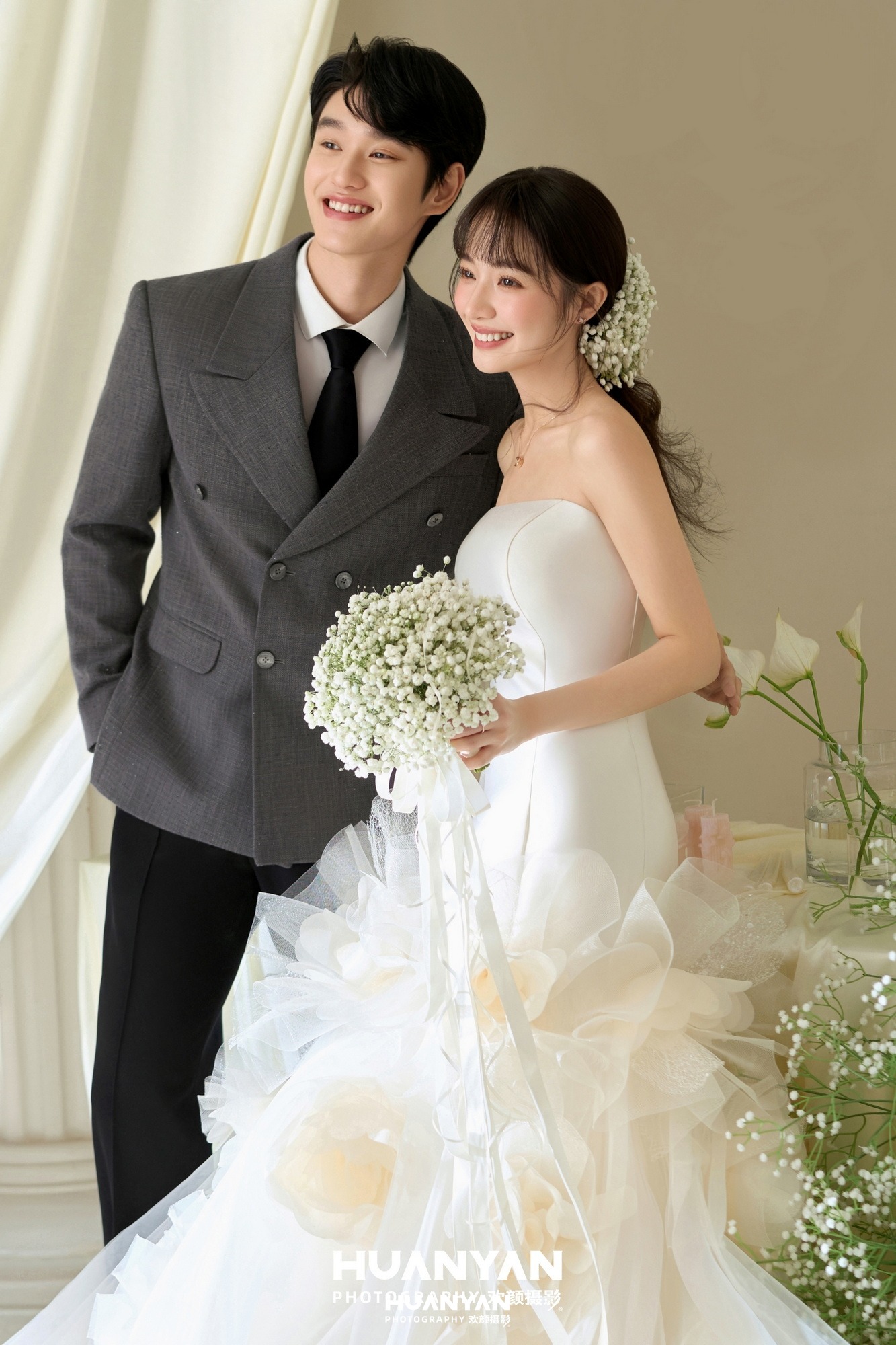 韩式温柔婚纱照 · 室内影棚场景 · 为爱举杯客片