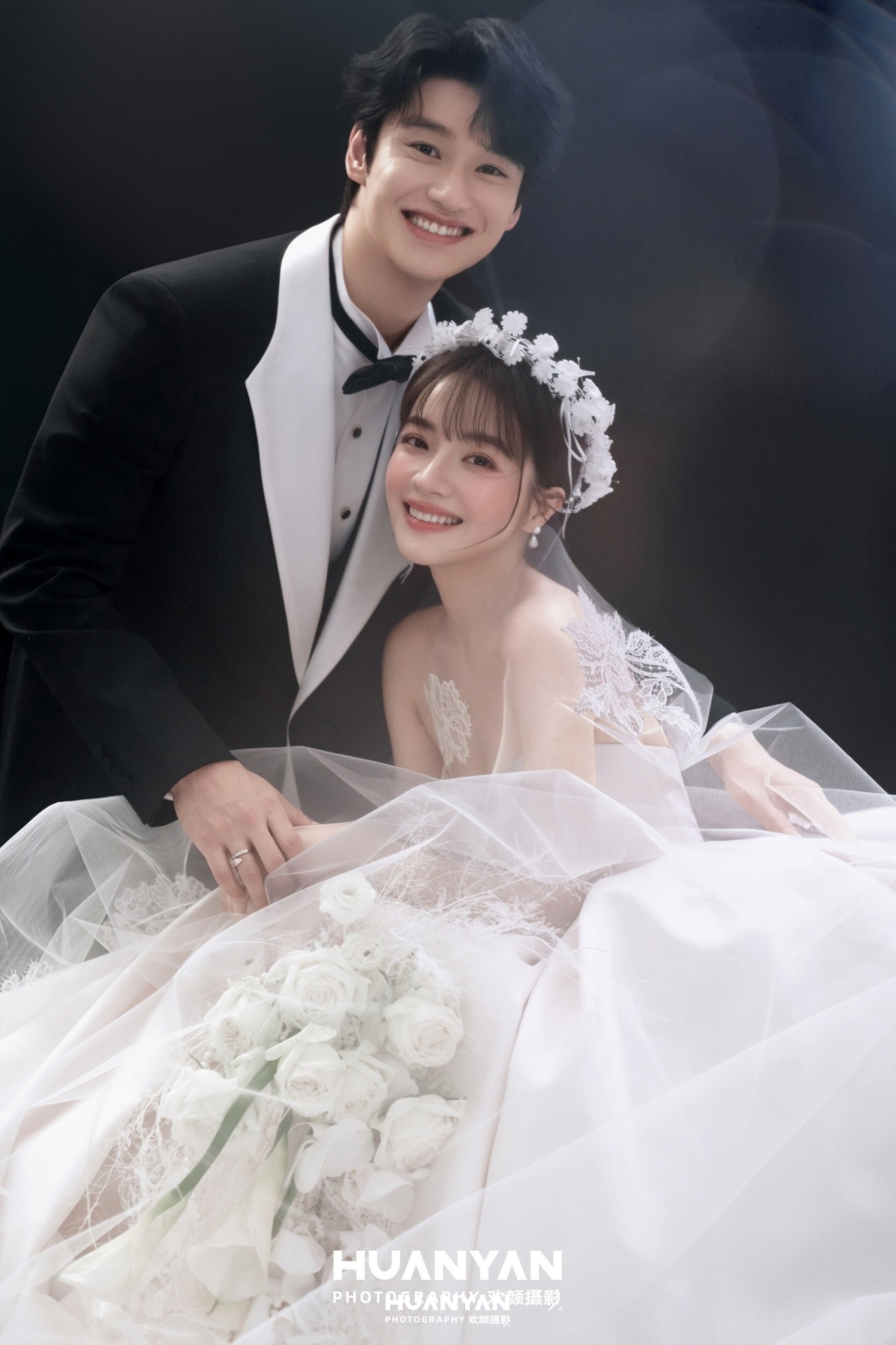 韩式温柔婚纱照 · 室内影棚场景 · 一束追光客片