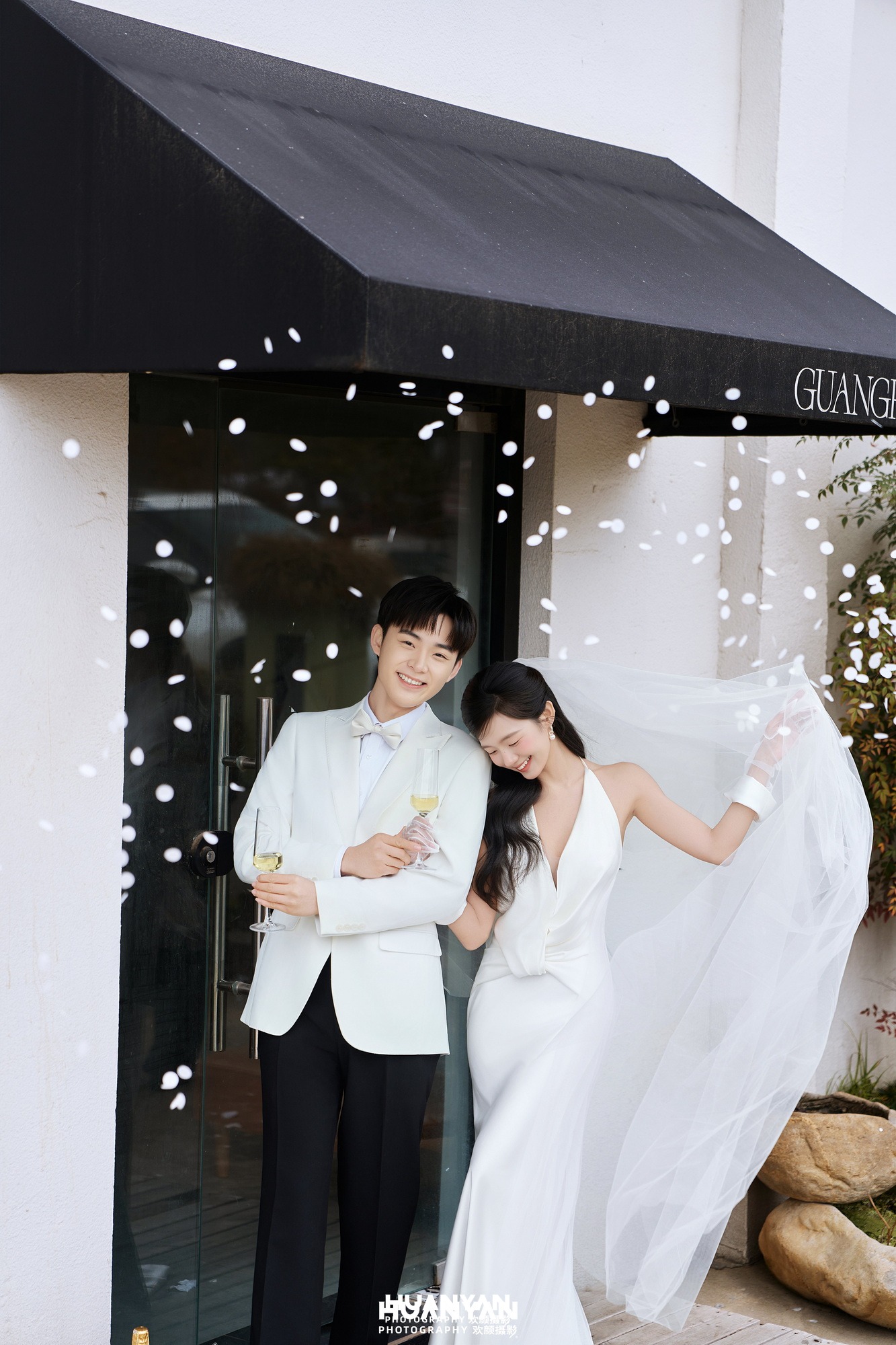 光合日记客片第3张｜韩式温柔婚纱照，摄于城市街拍