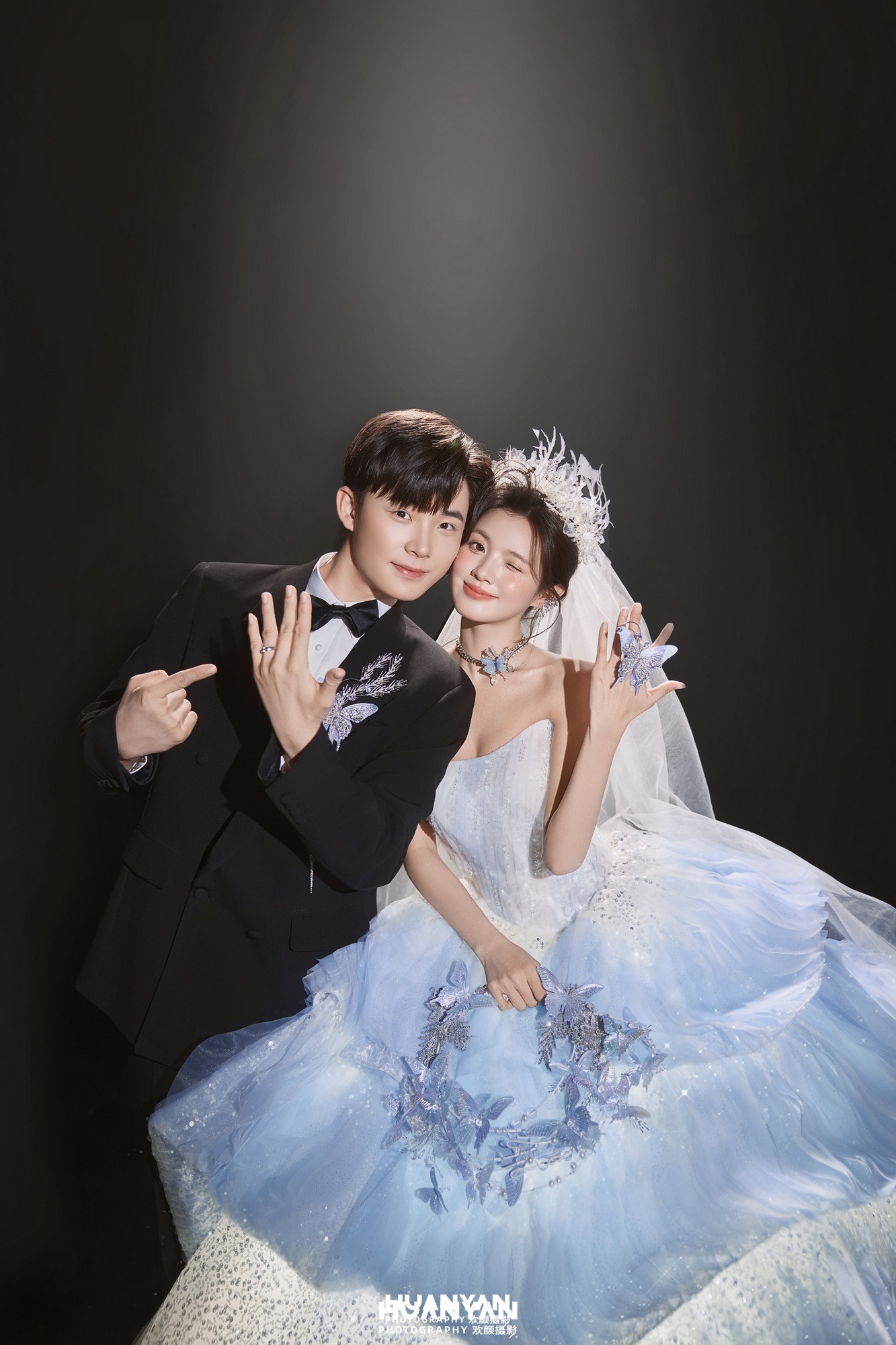 浪漫唯美婚纱照 · 室内影棚场景 · 雾蓝童话客片