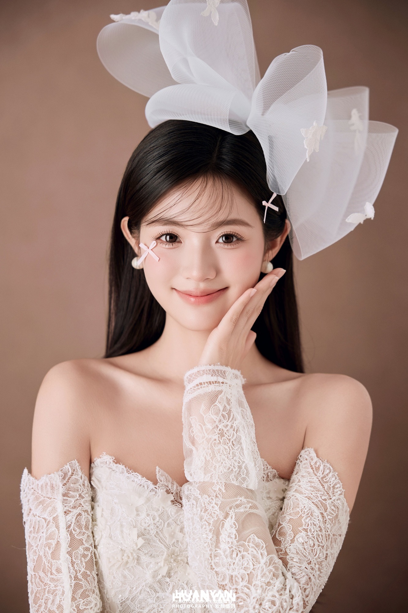 蝶纱软梦客片第3张｜韩式温柔婚纱照，摄于室内影棚