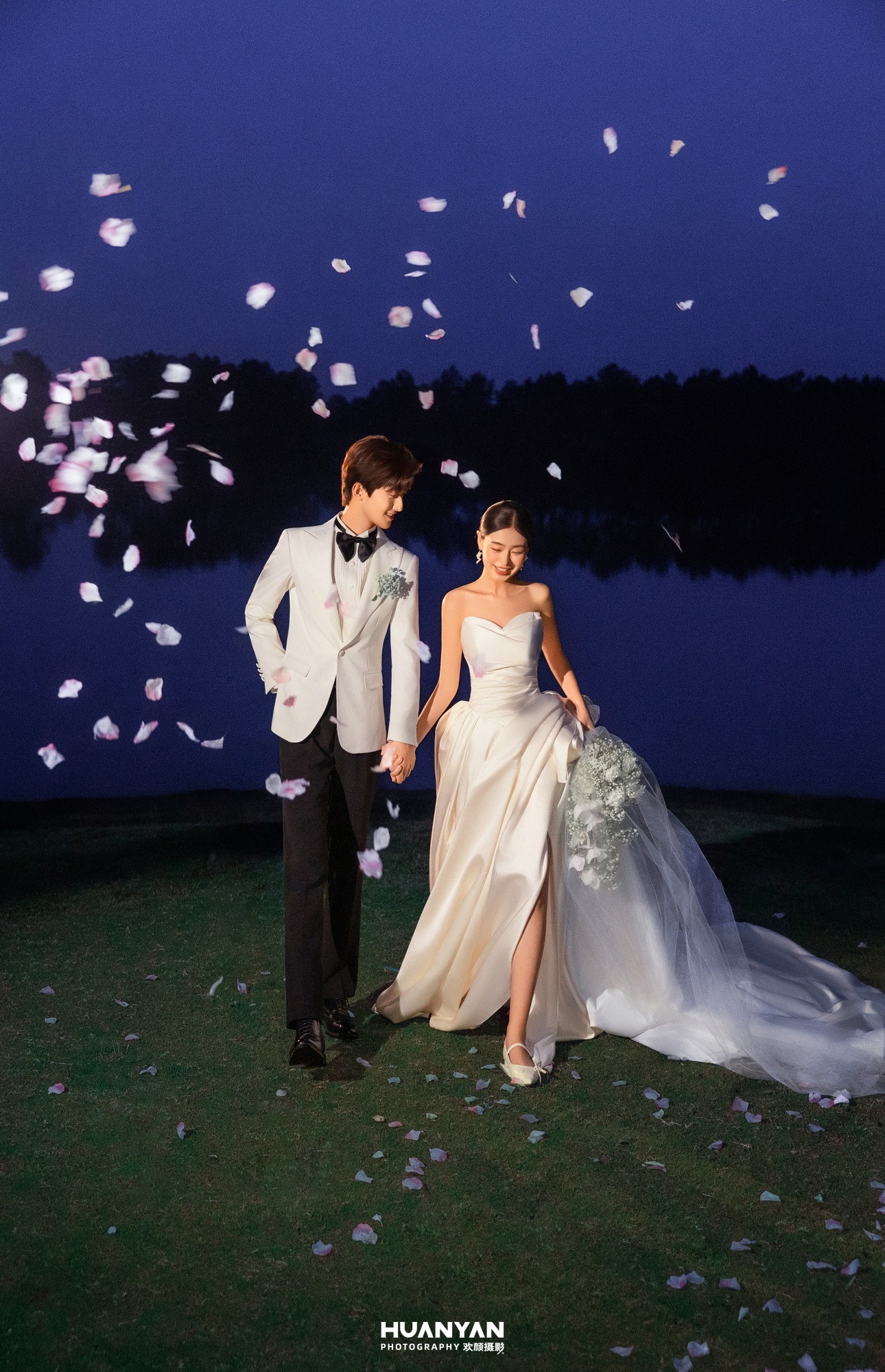 浪漫唯美婚纱照 · 户外自然场景 · 步步生花客片
