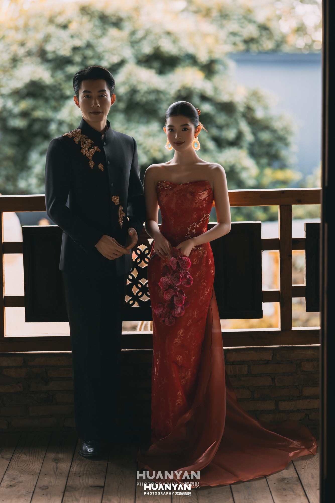 朱门映红客片第15张｜新中式婚纱照，摄于老街胡同