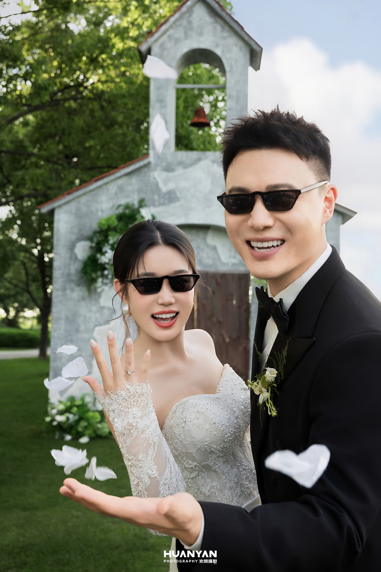 清新自然婚纱照 · 户外自然场景 · 钟楼飞纱客片
