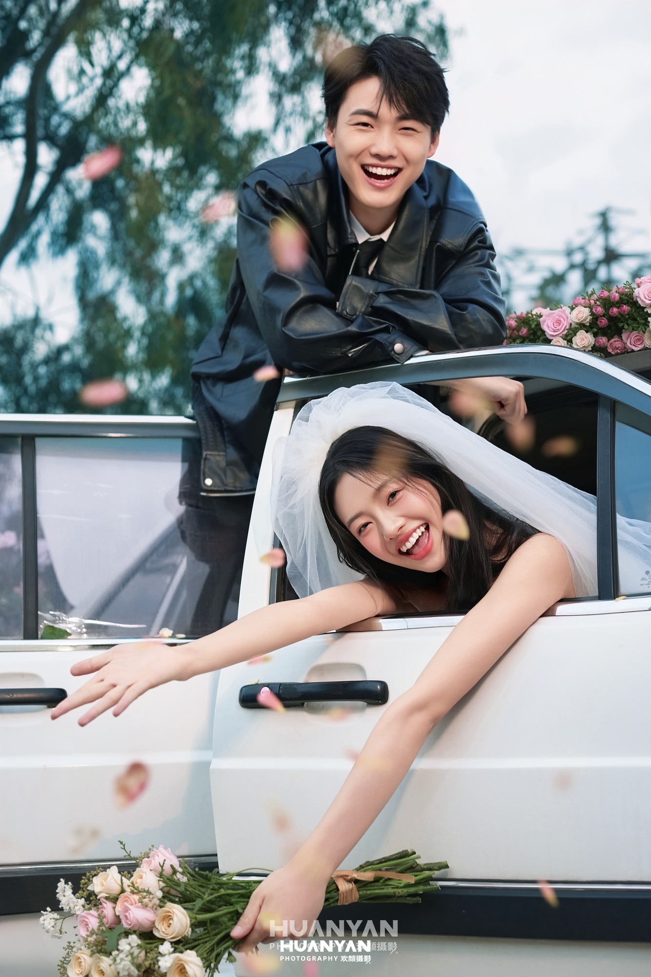 户外自然韩式温柔婚纱照实拍（花车玫瑰系列）