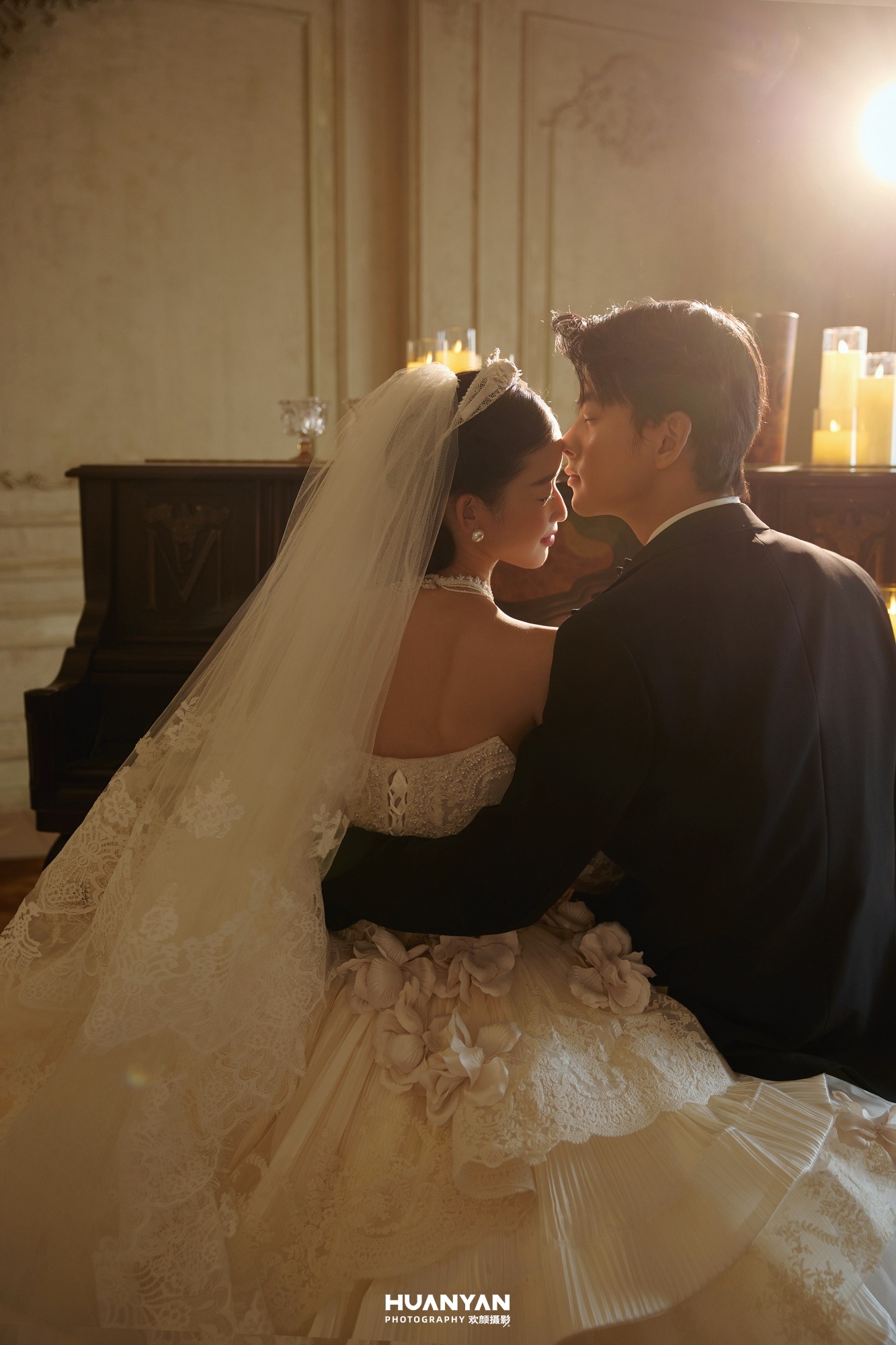 轻奢高级婚纱照 · 室内影棚场景 · 琴键情书客片