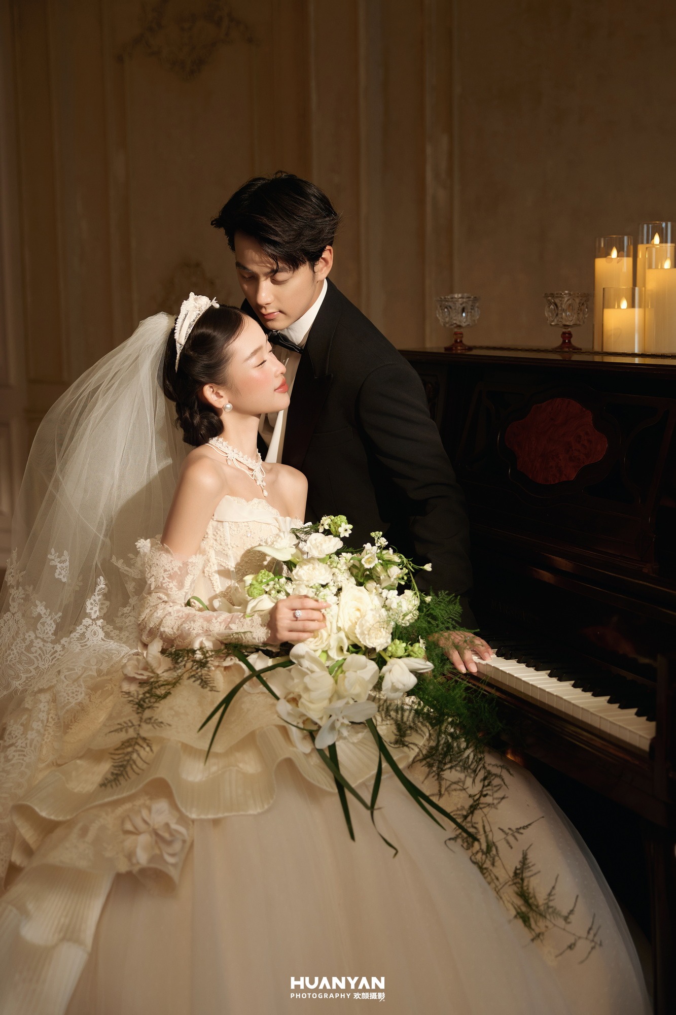 室内影棚轻奢高级婚纱照实拍（琴键情书系列）